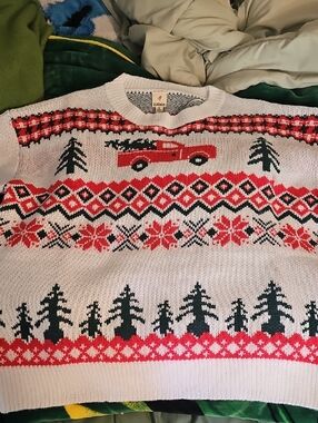 IJOAH Christmas Sweater Size M NWOT